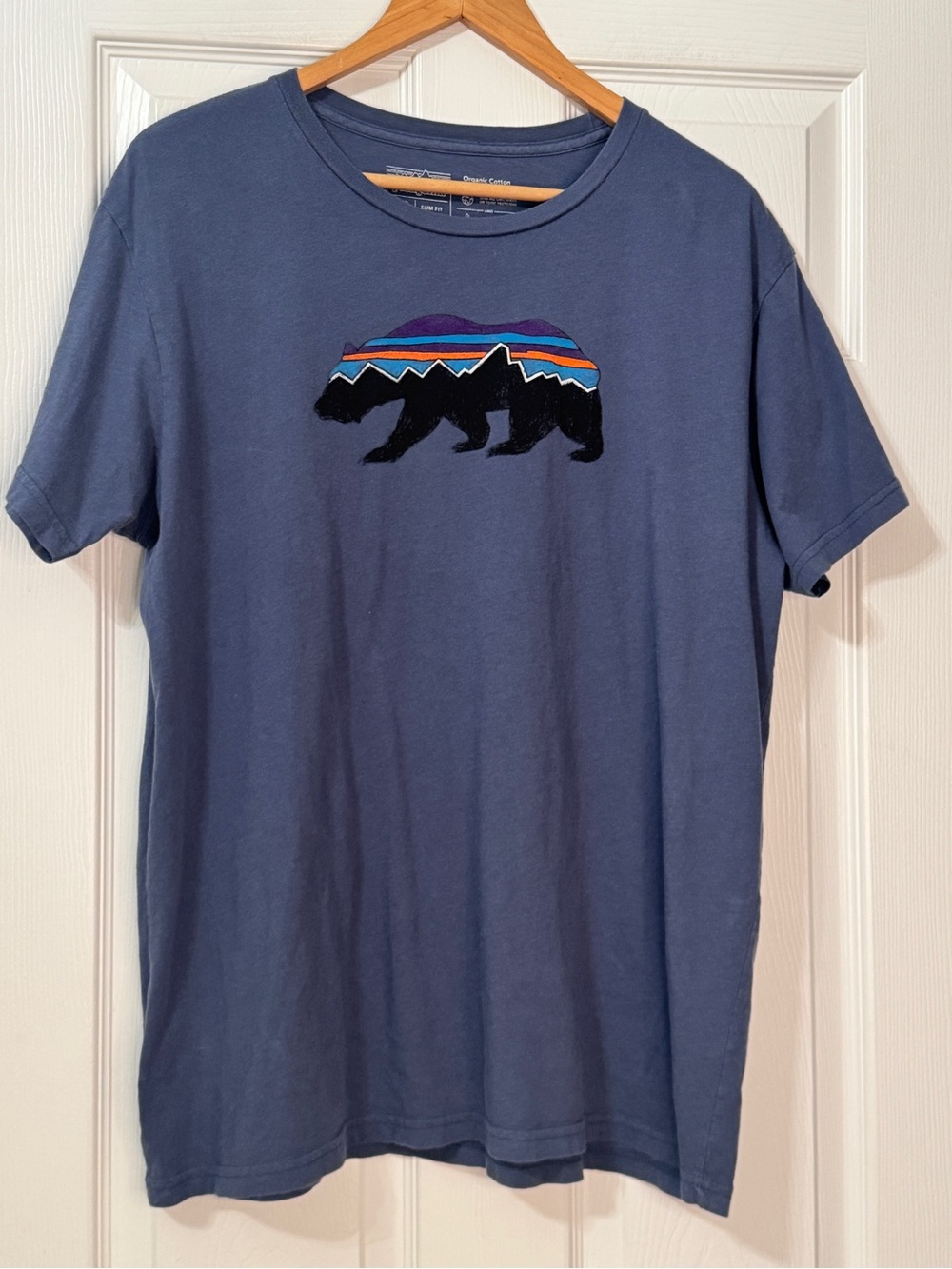 Patagonia Bear T-Shirt  Men's Size XL Slim Fit